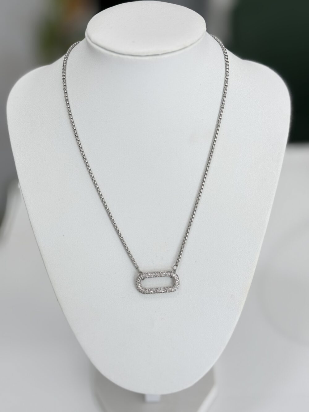 Oval silver necklace