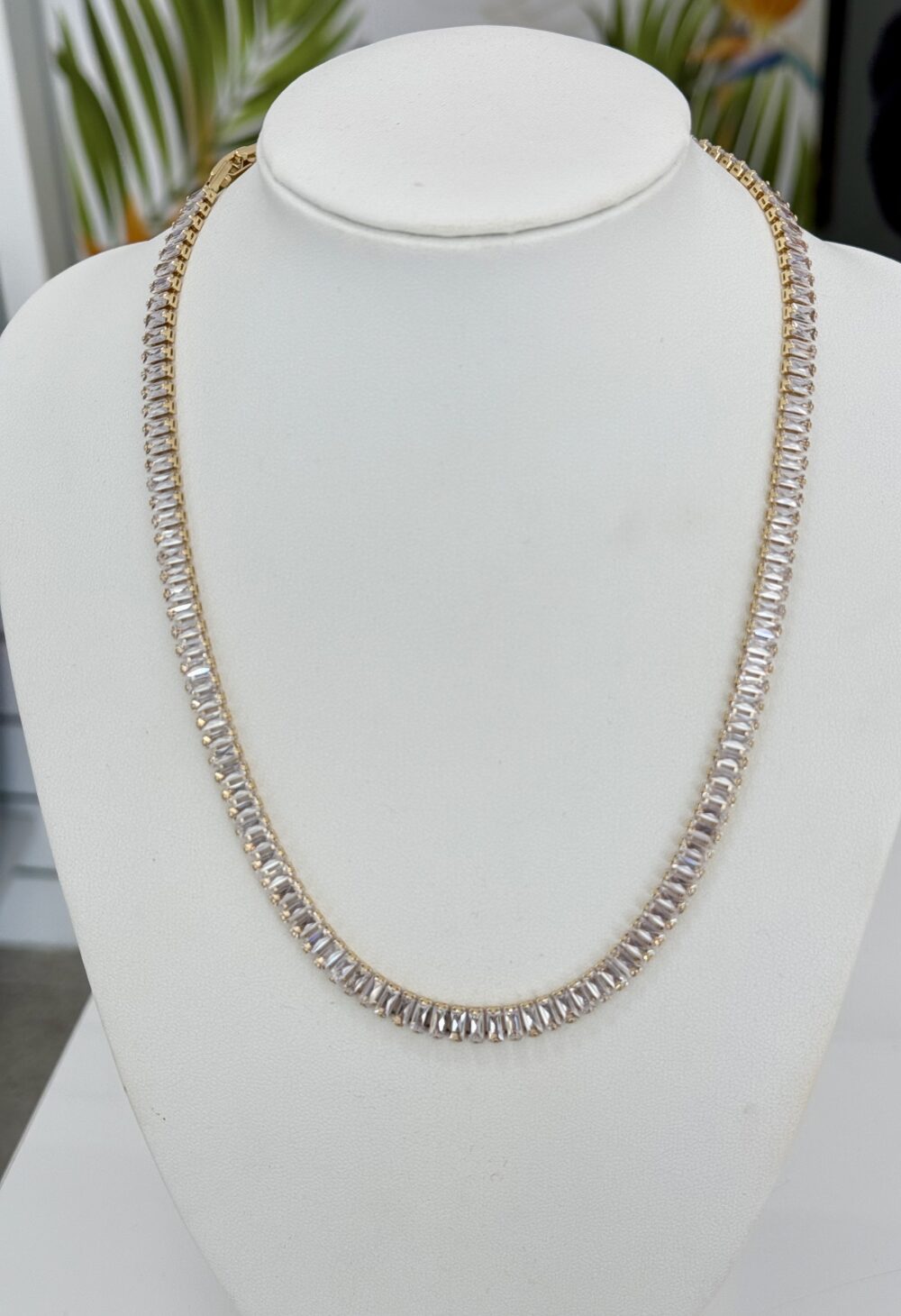 Elegance gold necklace