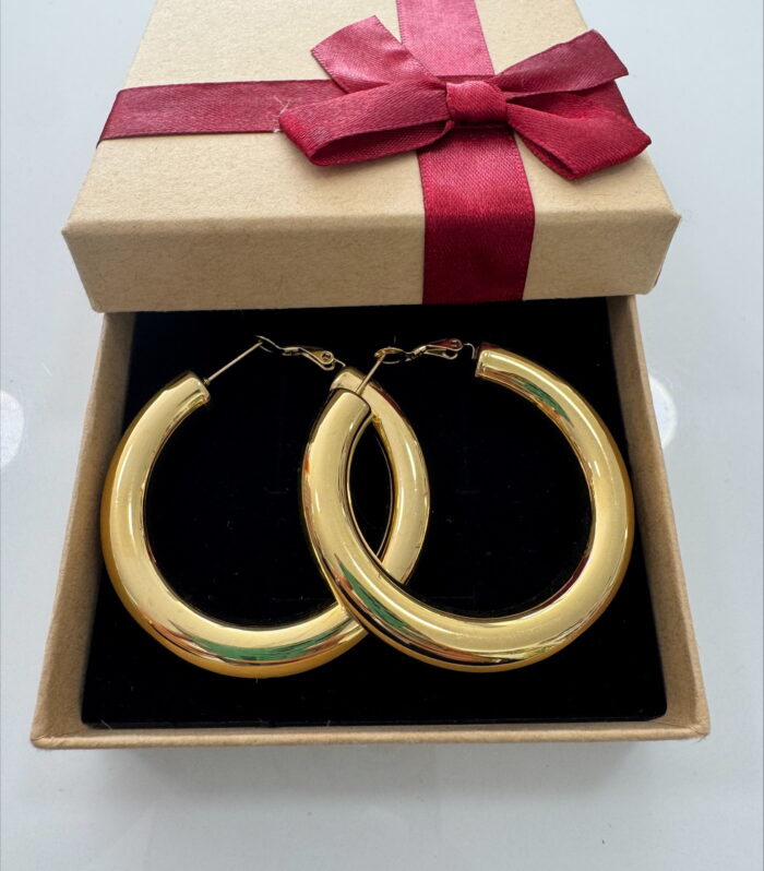 MADONNA GOLD HOOPS